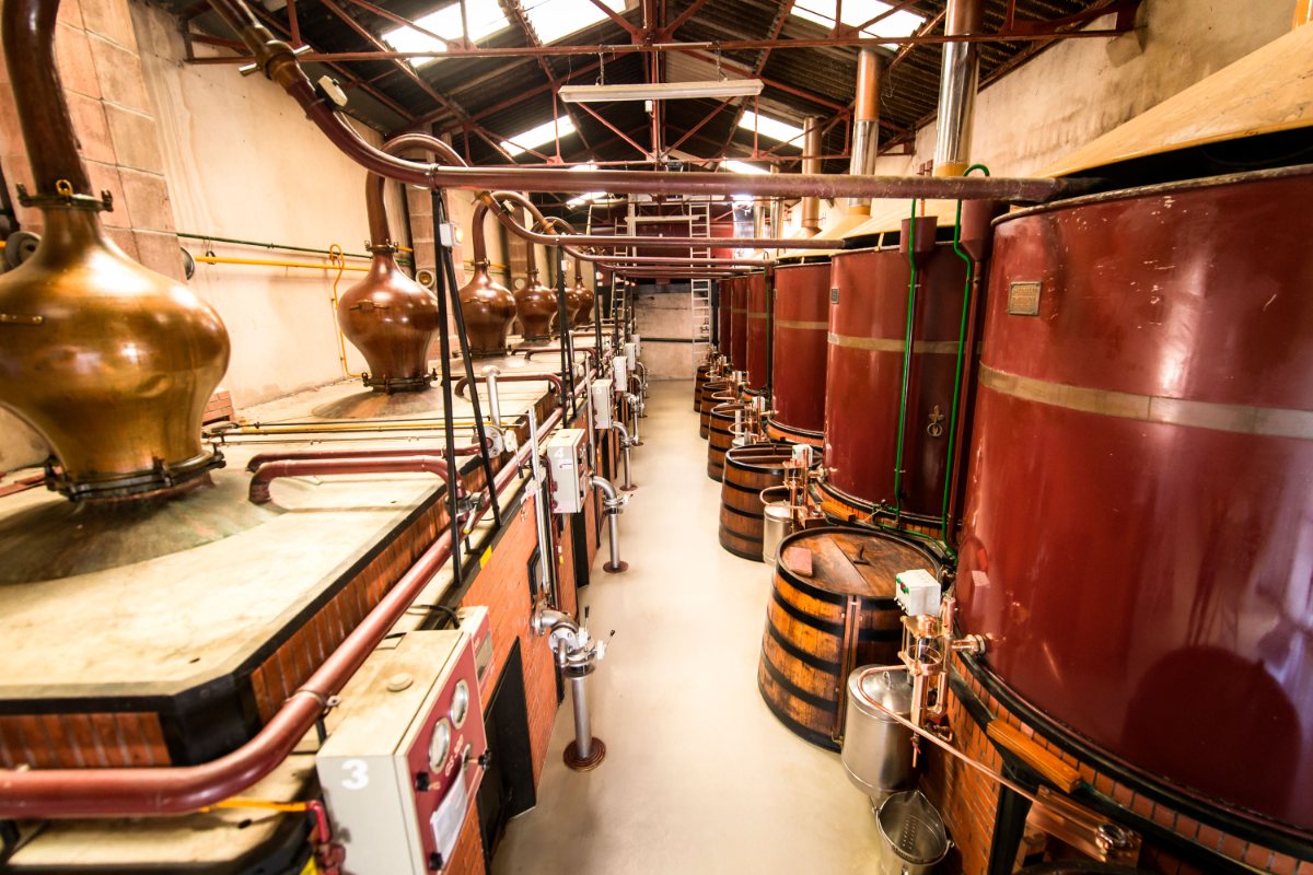 Batteria di alambicchi Charentais per il Cognac
